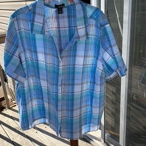 Erika short sleeve Plaid button blouse 💕